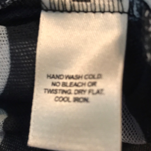 White House Black Market Black & White Top - Picture 6 of 6